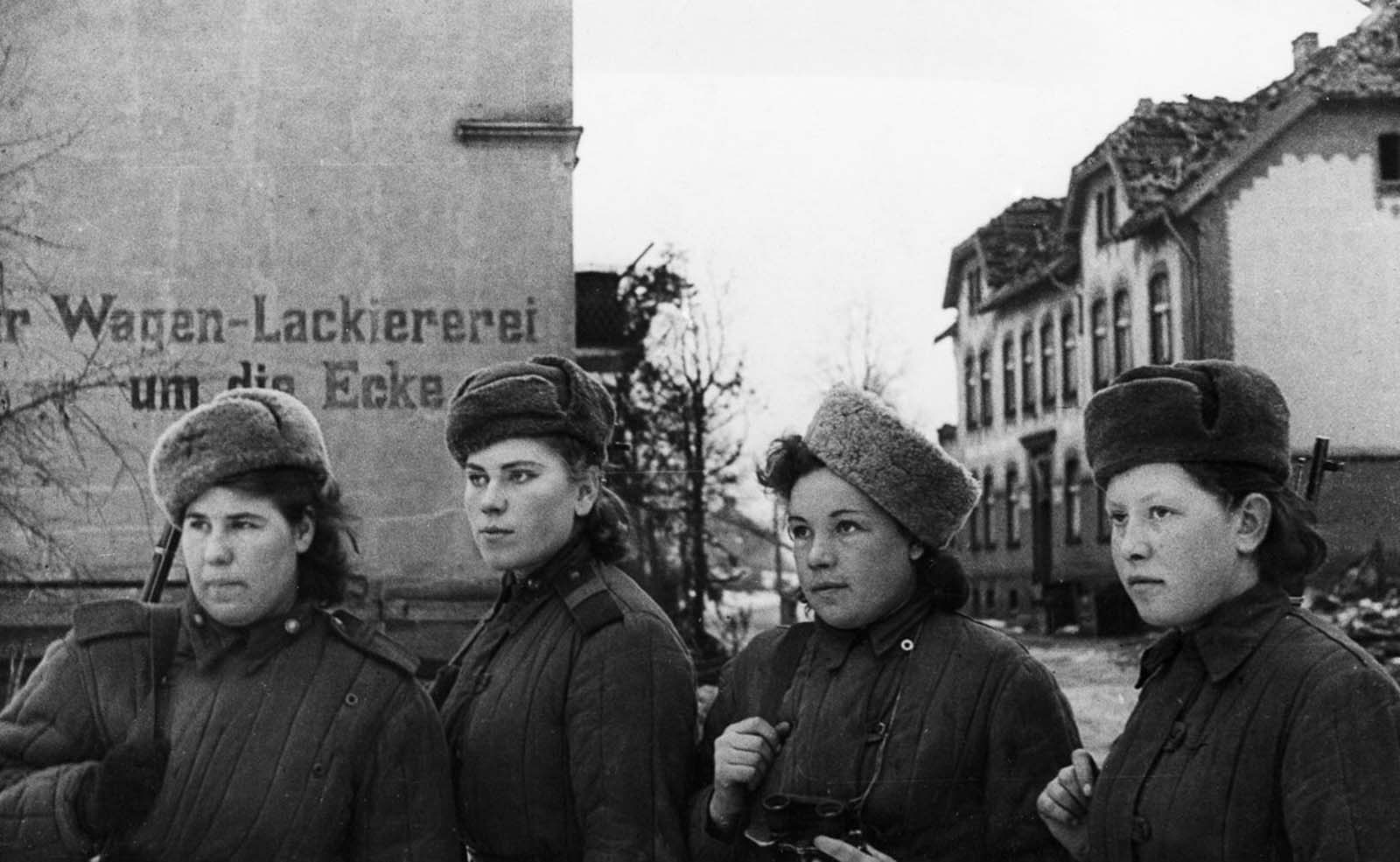 Soviet_Women_Snipers (10).jpg