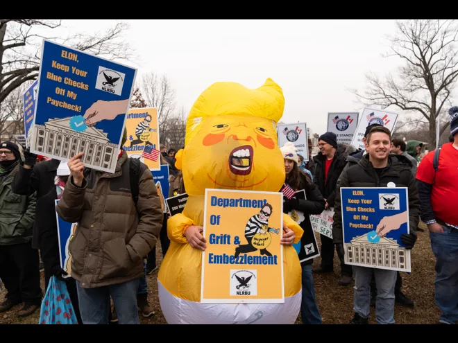 Screenshot 2025-02-18 at 08-55-14 Anti-Trump Musk protests erupt across US amid federal layoffs.png